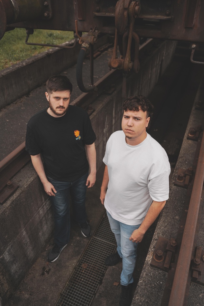 LWØ & FNRZ