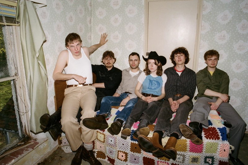 FAT DOG (UK) + SUPPORT