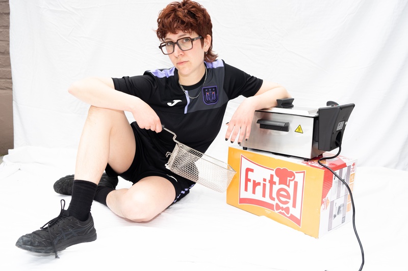FRITEUSE De Jeanne Spaeter