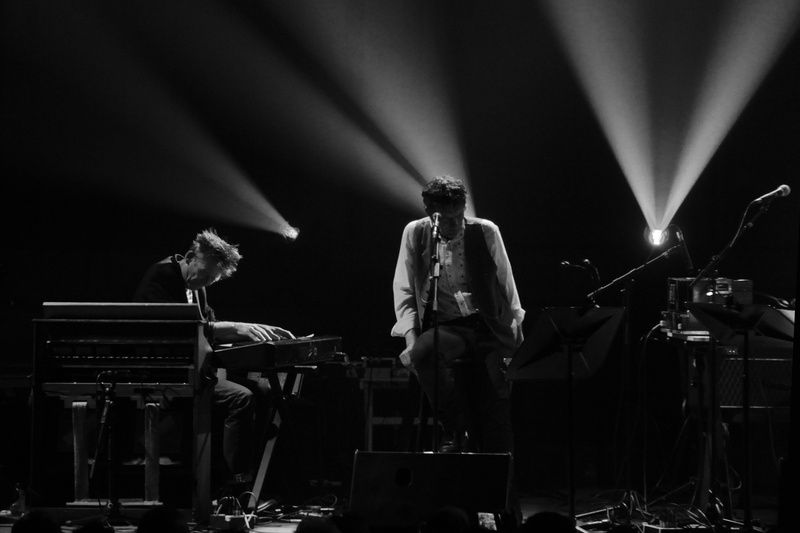 Simon Ho «The Others» feat. Simon Huw Jones