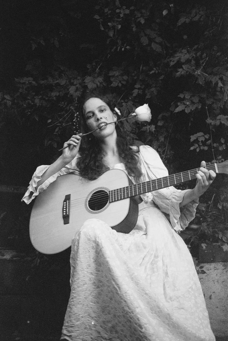 Fiesta En El Vacío + Morgane Nerida (harpie)