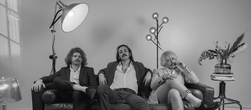 Licking Rainbows //  The Royal Hangmen // Tesla Death Ray