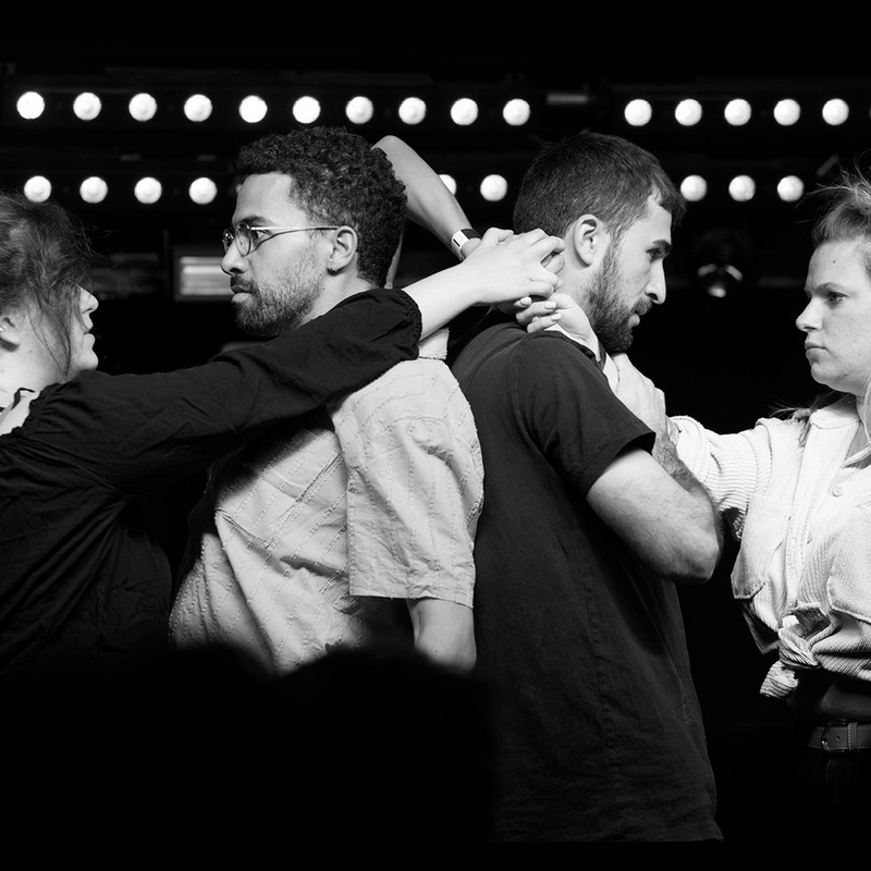 Et pendant ce chaos | LES TROUBADOURS DU CHAOS