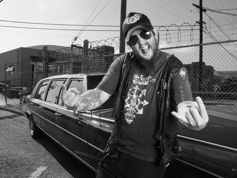 Bob Wayne & The Outlaw Carnies | Support: Deadbeatz