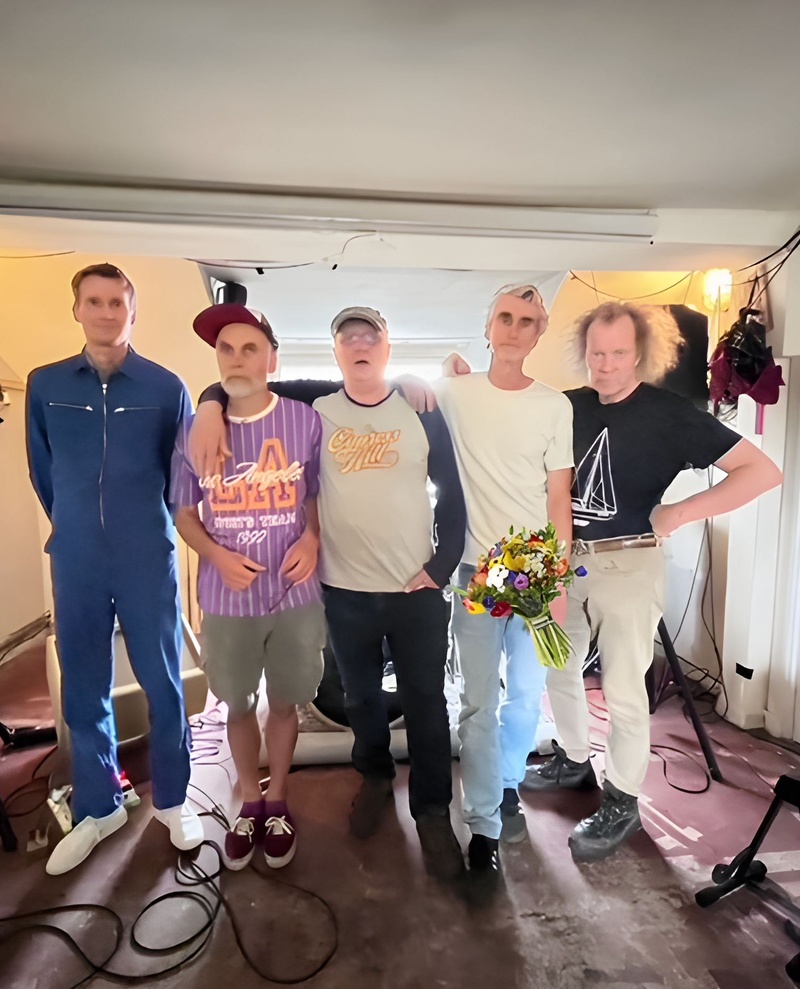 ausgestorben + mike shiva
